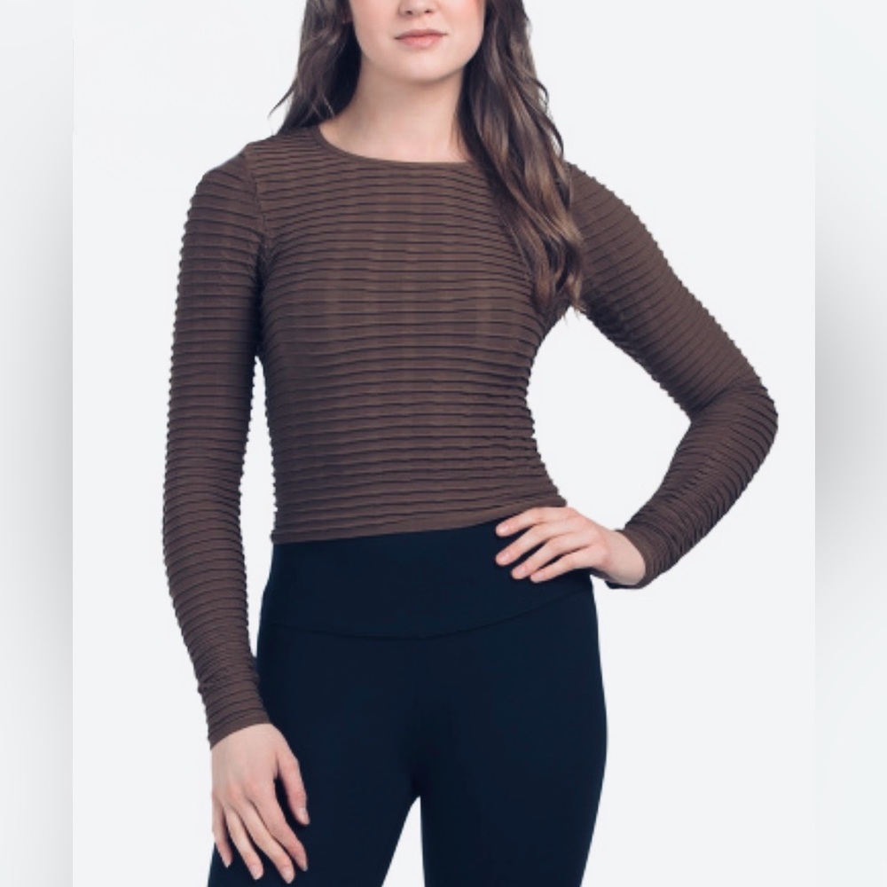 NUX Trendy Mocha Pucker-Up Textured Top. Stretchy cropped. Size Small NWT